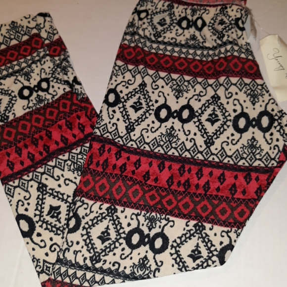 NWT Beautiful Girls YOUNG AT HEART leggings Pants - Picture 2 of 8